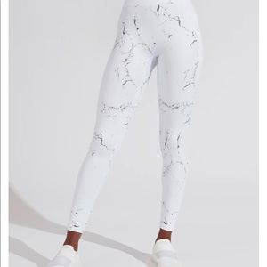 Buffbunny Limitless Legging
White Marble